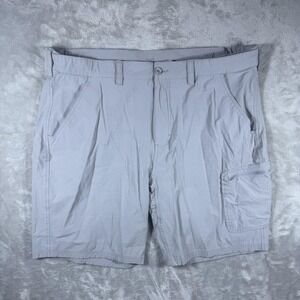 Huk Shorts Mens XXL Gray Fishing Cargo Zip Pocket Stretch Performance Utility